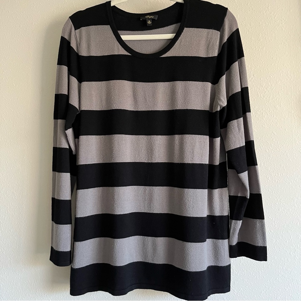 Cupio Black and Gray crewneck women’s sweater XL